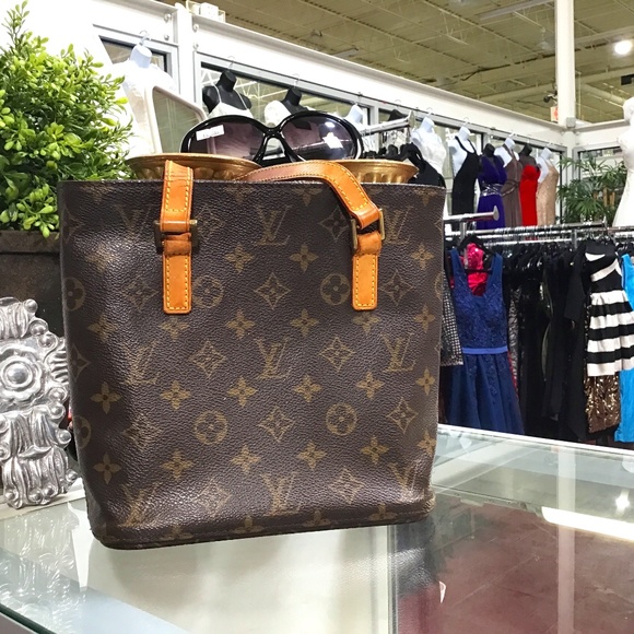 LV handbag - Picture 1 of 4
